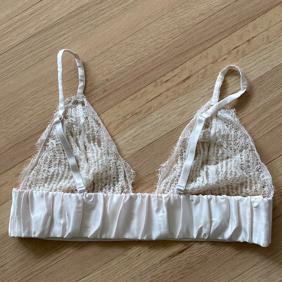 NWT Victoria Secret Beige Satin + Bead Bralette - Picture 4 of 5